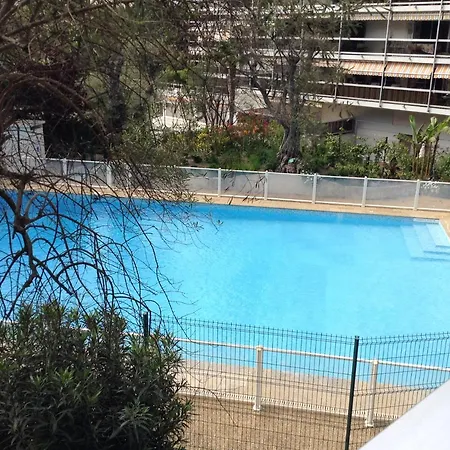 Apartment D'une A Avec Magnifique Vue Sur La Mer Piscine Partagee Terrasse Amenagee Antibes