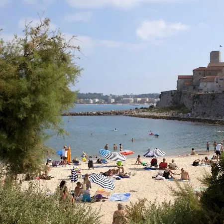 D'une A Avec Magnifique Vue Sur La Mer Piscine Partagee Terrasse Amenagee